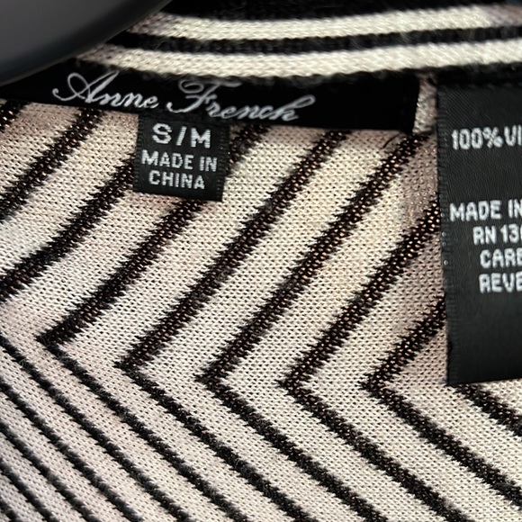 Anne French sleeveless shawl - Picture 5 of 7